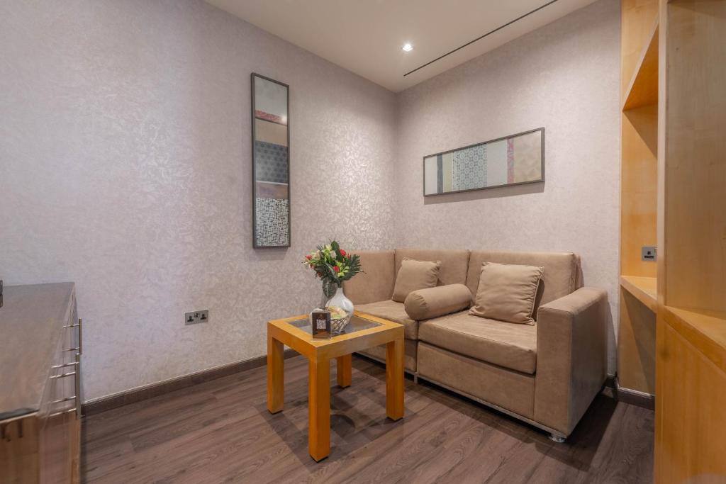 Suite sitting area with sofa and side table
